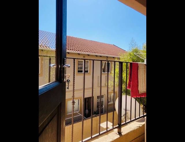 3 BEDROOM TOWNHOUSE FOR SALE IN ORMONDE